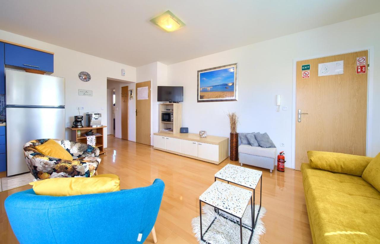 Apartman Noel Krk Town Esterno foto